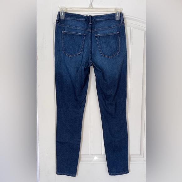 Universal Thread Mid Rise Skinny Jeans Blue Distressed Dark Demin Size 4/27 - Picture 3 of 5